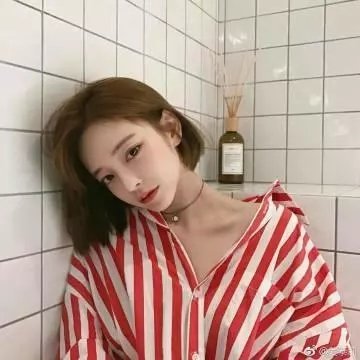 提剑映桃花